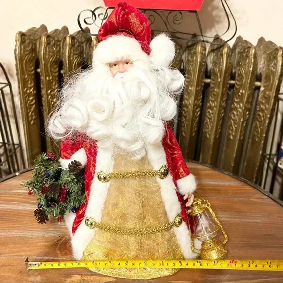 Battery Operated Light Up Santa Christmas Tree Topper Decoration With Lantern - Picture 11 of 13
